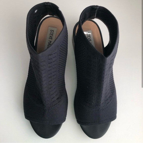 Steve Madden Black Girls Shoes | Sz 4 - Picture 2 of 6